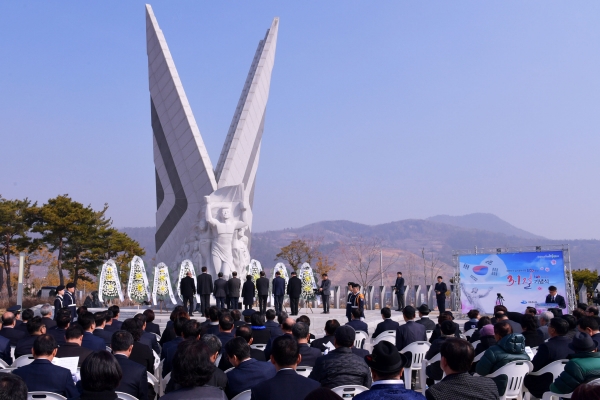 2019년에 여수항일독립운동기념탑에서 열린 3・1절 기념식.  사진제공)여수시.  여수인터넷신문사